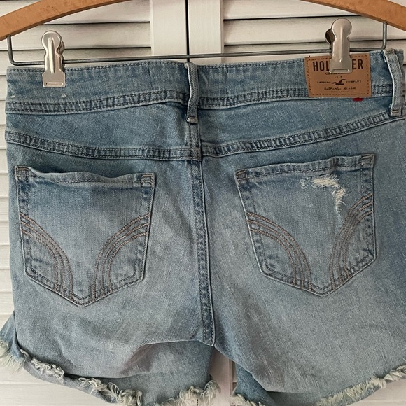 Hollister Boyfriend Short.   W/24 Size 0 , low rise - Picture 3 of 3